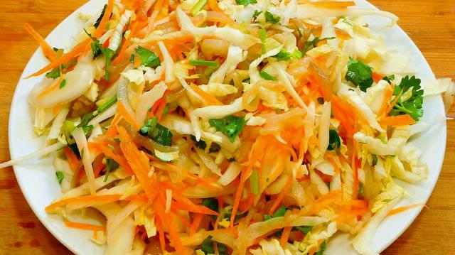 夏天到了，做凉拌菜只要这个配方就够了，素菜、荤菜皆宜