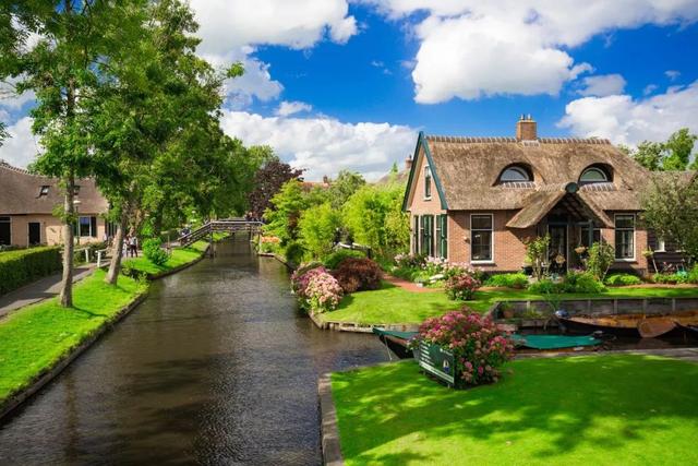 全球最美的10个鲜花小镇