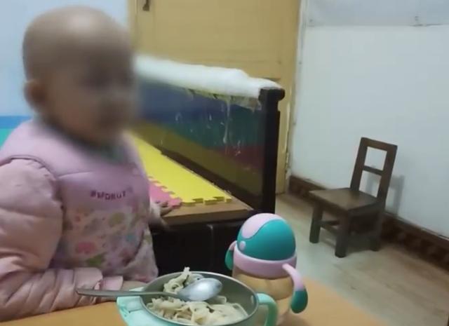 黄冈母女来武汉看病，结果被困2个多月，衣服穿了60多天没法换洗