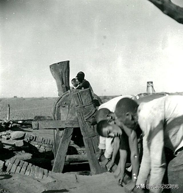 老照片：1941年河北邯郸磁县土法挖煤